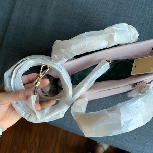 Michael Kors purse - Picture 4 of 4